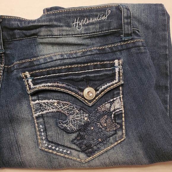 Hydraulic  Womens Dark Wash Cropped Capri Jeans Size 13/14 Large Stitch W/Bling - Picture 3 of 6